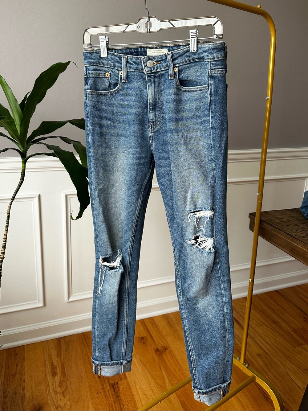 Levi's Women's Distressed Skinny Jeans